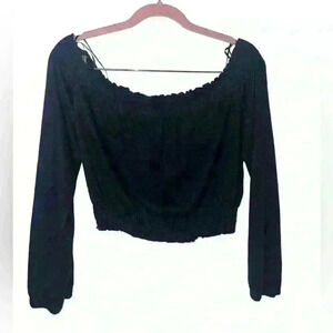 H&M Divided Black Long Sleeved Ruffled Cropped Top